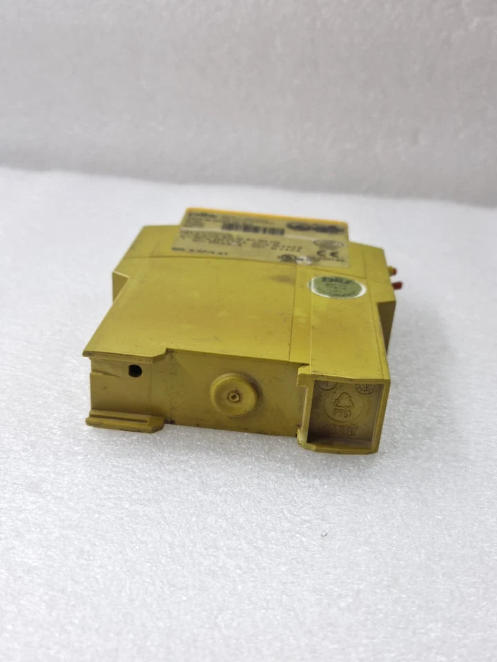 PILZ PNOZ X2 24VAC/DC 774303 SAFETY RELAY MADE IN GERMANY